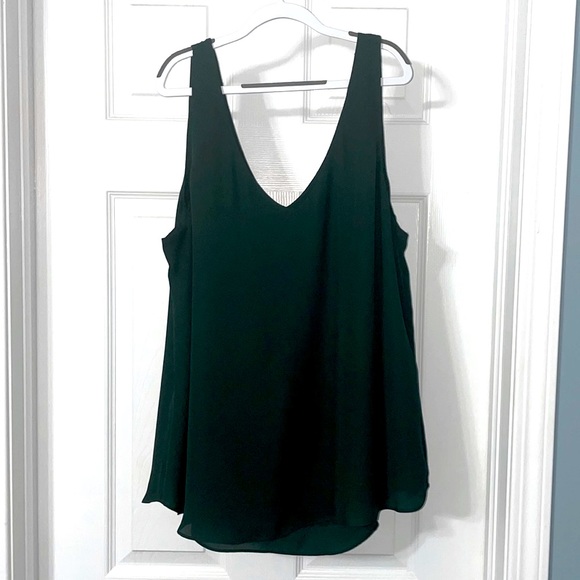 RW&Co Green Sleeveless Vneck Blouse - Picture 1 of 3